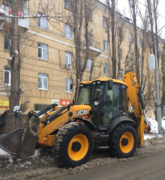 Продолжается очистка улиц Ленинского района 
от снега