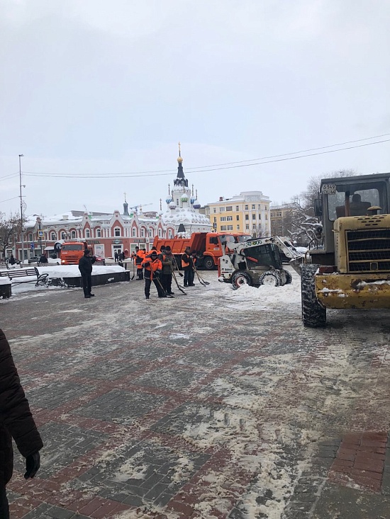 В центре города не прекращаются работы 
по благоустройству