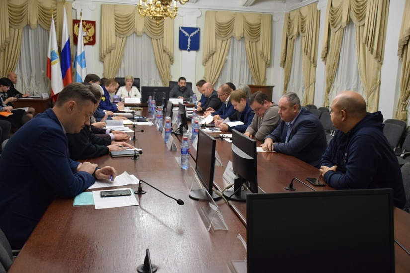 Состоялось заседание оперативного штаба 
по устранению последствий коммунальной аварии на ул. Техническая