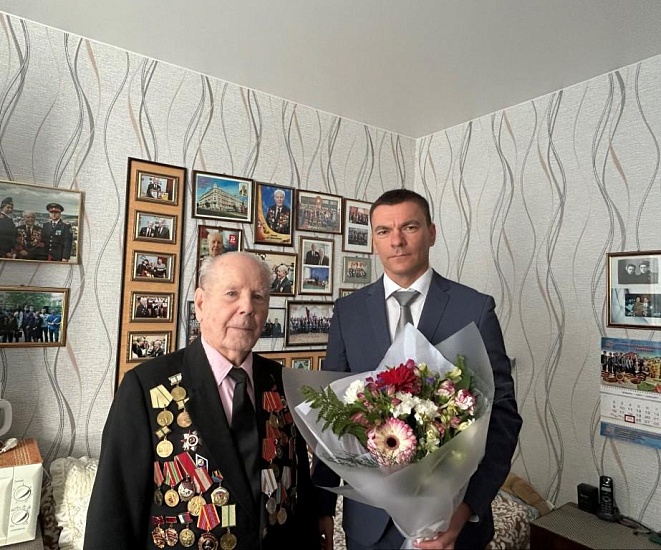 Максим Михайловский поздравил участников 
обороны Ленинграда