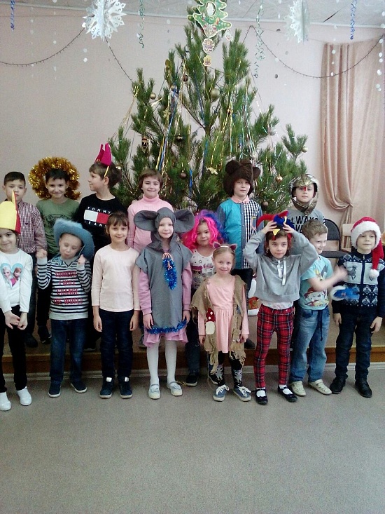В подростковых клубах продолжаются новогодние 
мероприятия