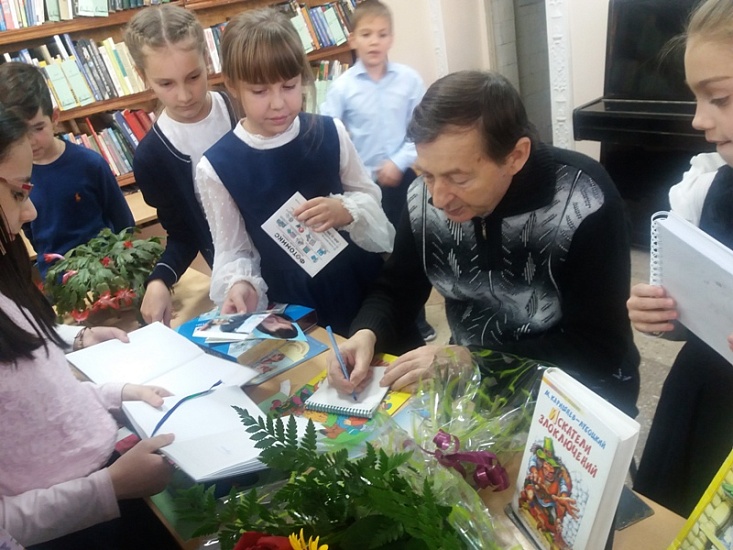 Состоялся час литературного общения «Наш 
юбиляр – М. А. Каришнев-Лубоцкий»