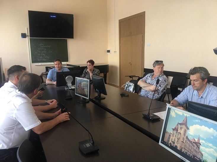 В Саратове члены Общественной палаты обсудили 
с экспертами планируемую реконструкцию проспекта Кирова