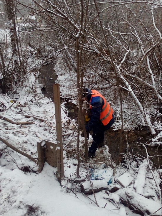 Силами МУП «Водосток» проведен ремонт 
на водоперепускной трубе на ул. Танкистов