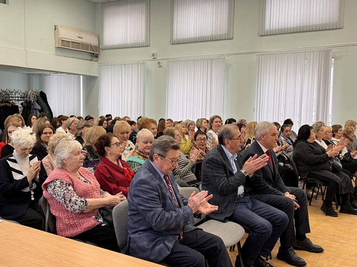 В администрации Фрунзенского района состоялось мероприятие, посвященное Международному женскому дню - 8 марта