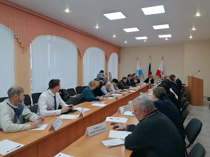 Руководители Ленинского и Гагаринского 
районов представили планы развития поселков, прилегающих к будущему индустриальному парку