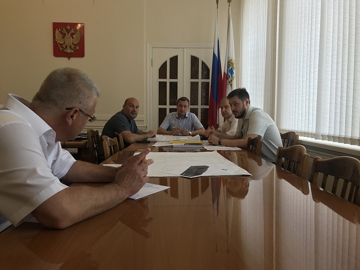В администрации Саратова обсудили организацию 
подачи тепла в жилые дома от завода «Корпус»