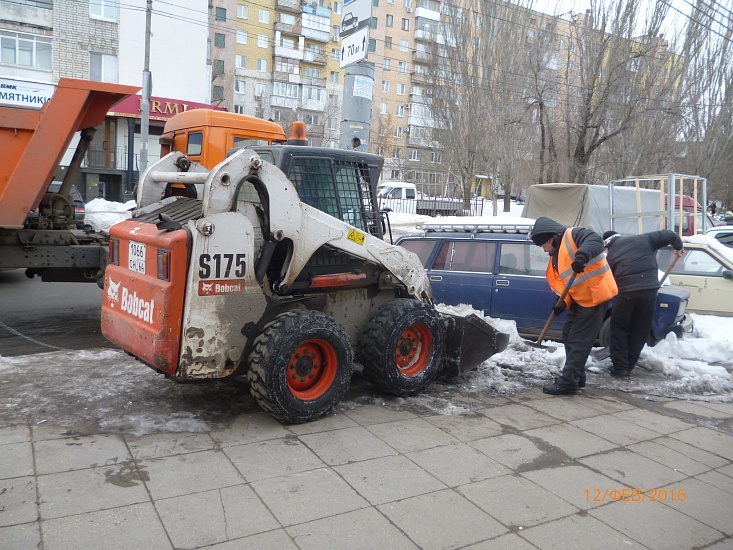 За сутки в Кировском районе вывезли более 
1400 кубометров снега