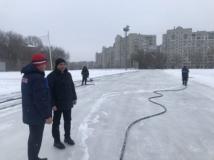 Сегодня начнут свою работу первые катки 
массового катания