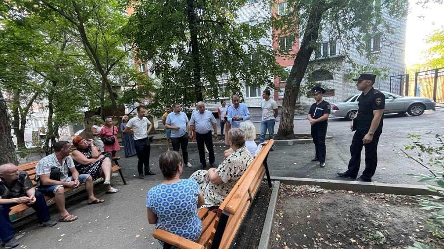 Алексей Постнов провел встречу с жителями