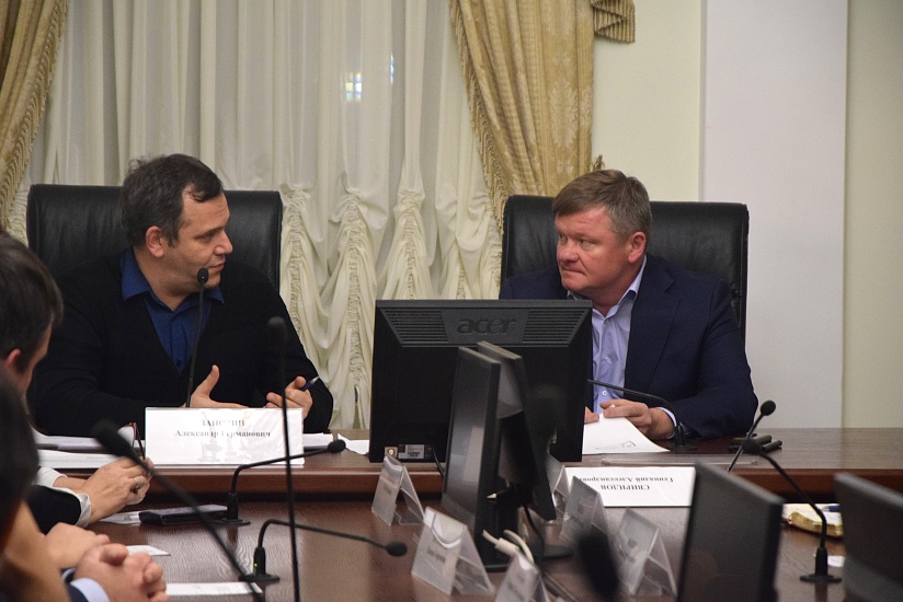 Михаил Исаев обсудил с членами Общественной 
палаты города значимые темы