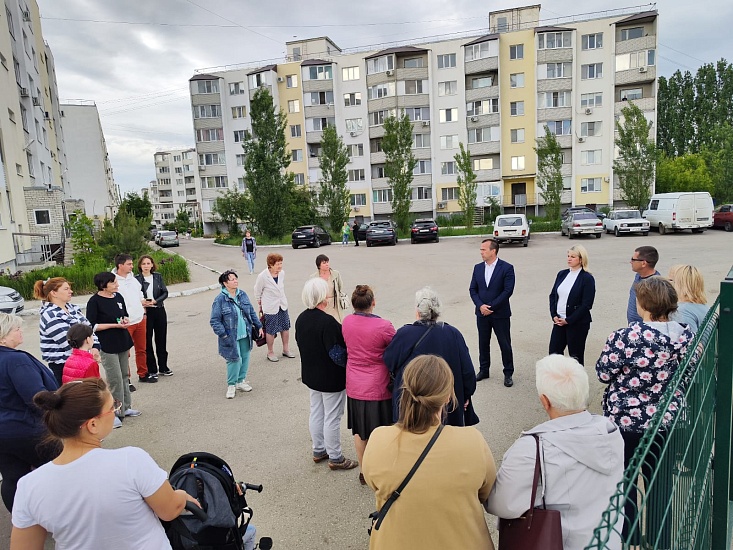 В Волжском районе прошла встреча жителей 
района с главой администрации