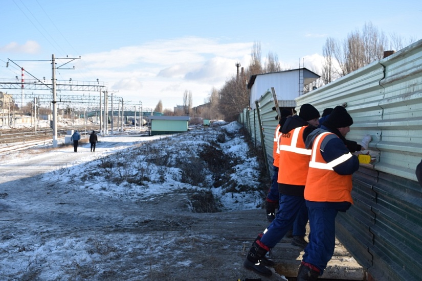 В целях безопасности закрыт несанкционированный 
проход через железнодорожные пути на станции Трофимовский-1