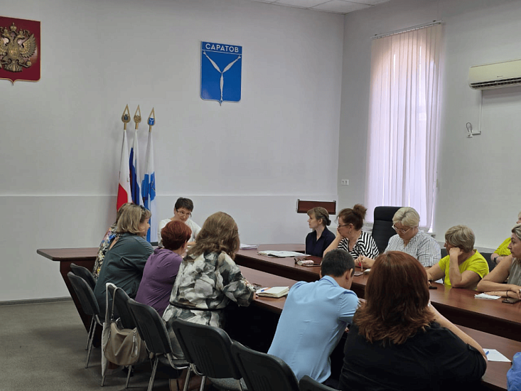 В администрации Октябрьского района состоялось рабочее совещание с руководителями подведомственных учреждений образования