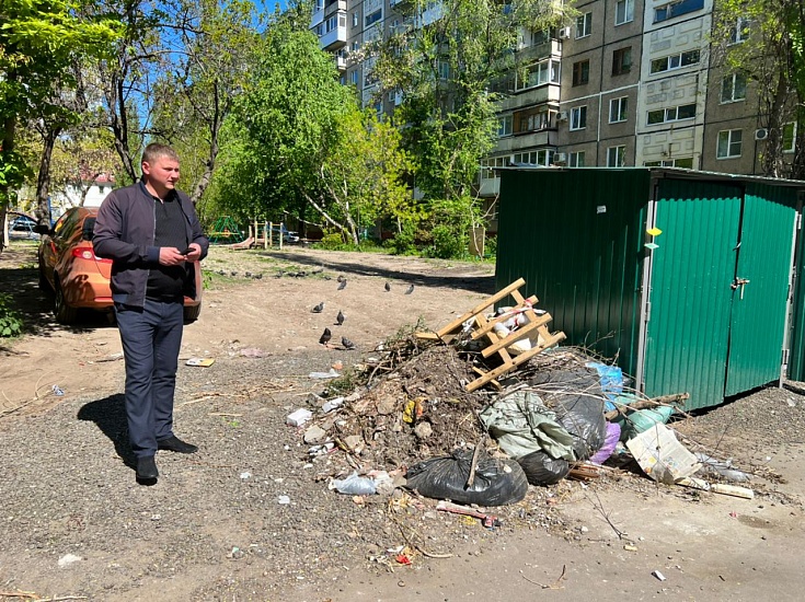 На территории Октябрьского района проверили 
своевременность вывоза мусора