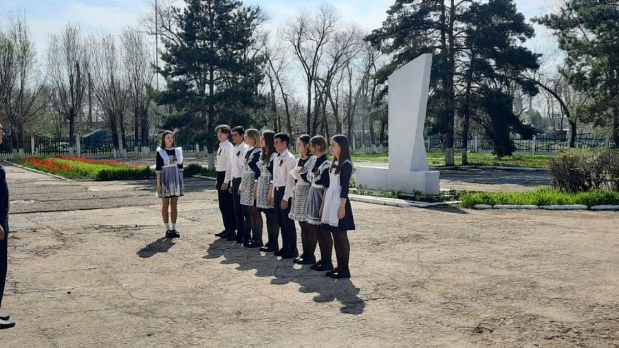 В школе ст. Тарханы прошел конкурс-смотр 
строя и песни