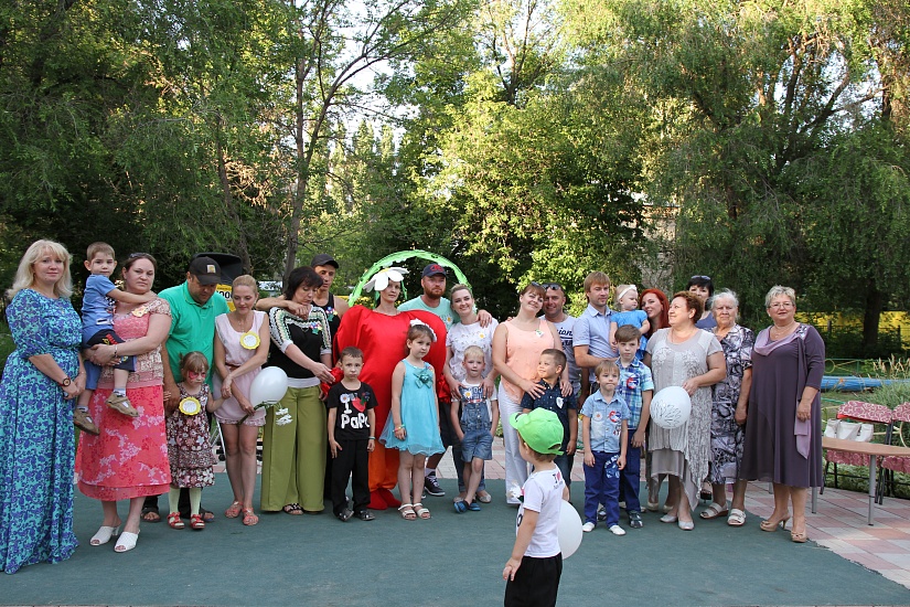 День семьи, любви и верности для самых маленьких