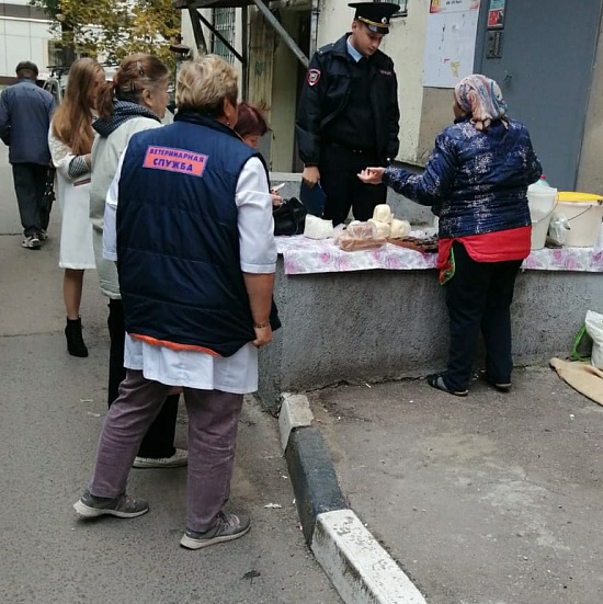 В Октябрьском районе продолжаются мероприятия 
по выявлению и пресечению незаконной торговли