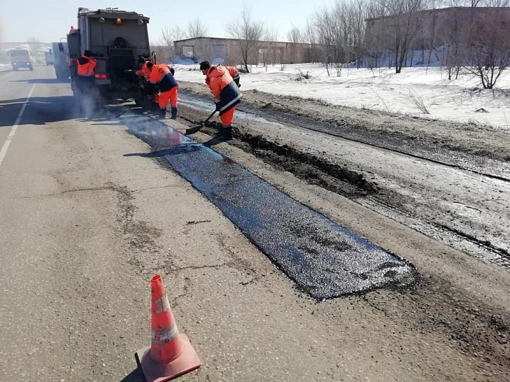 В областном центре продолжается ремонт 
дорожного покрытия
