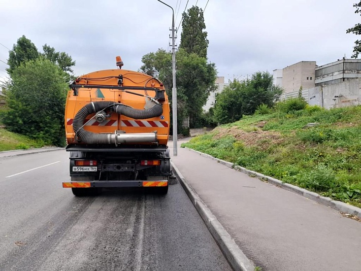 В Октябрьском районе продолжаются работы 
по благоустройству территории