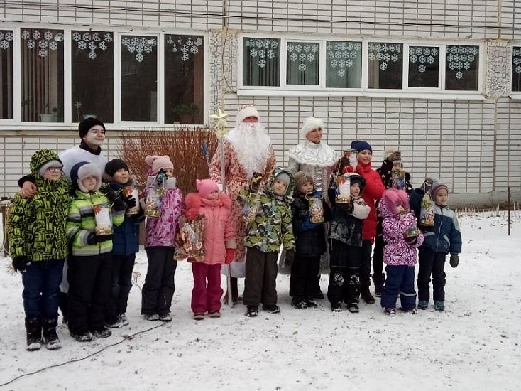 В Саратове продолжаются новогодние мероприятия 
для детей
