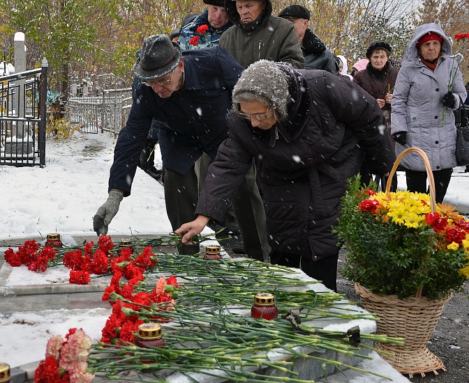 В Саратове почтили память жертв политических 
репрессий