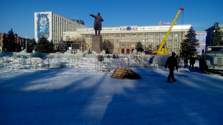 К Новому году саратовцам подарят ледовый 
городок