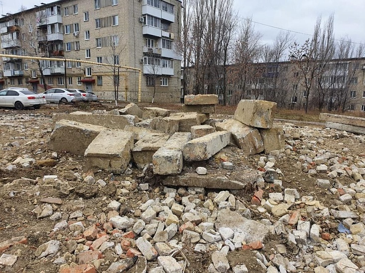Продолжается работа по высвобождению муниципальных 
земельных участков, занятых самовольными постройками