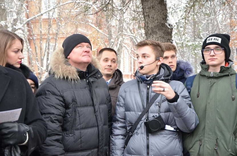 Михаил Исаев принял участие в экскурсии, 
организованной активистами Российского движения школьников