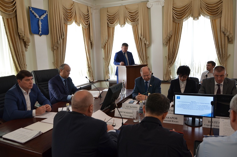 В администрации Саратова состоялось совместное 
выездное заседание антитеррористической комиссии в области и оперативного штаба в области