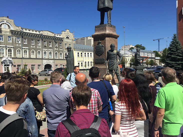 Городские выходные: Саратовцам рассказывают 
об истории города и его главных архитектурных достопримечательностях
