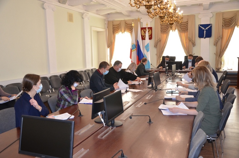 В администрации муниципального образования 
«Город Саратов» прошло заседание контрольной комиссии