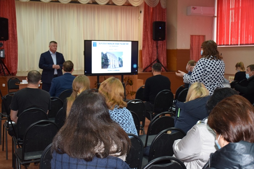 Михаил Исаев встретился с жителями пос. 
Воробьевка