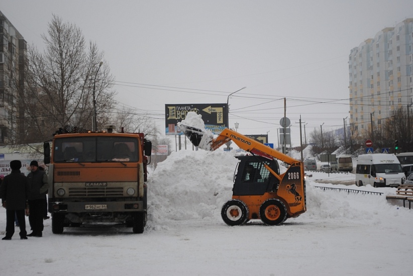 В Ленинском районе все коммунальные и дорожные 
службы переведены на усиленный режим работы