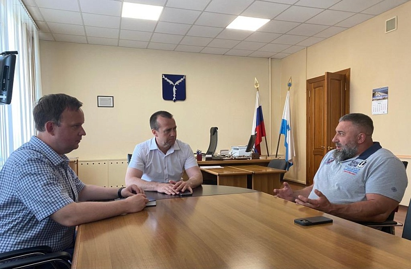 Владимир Бьятенко встретился с Вячеславом 
Максютой