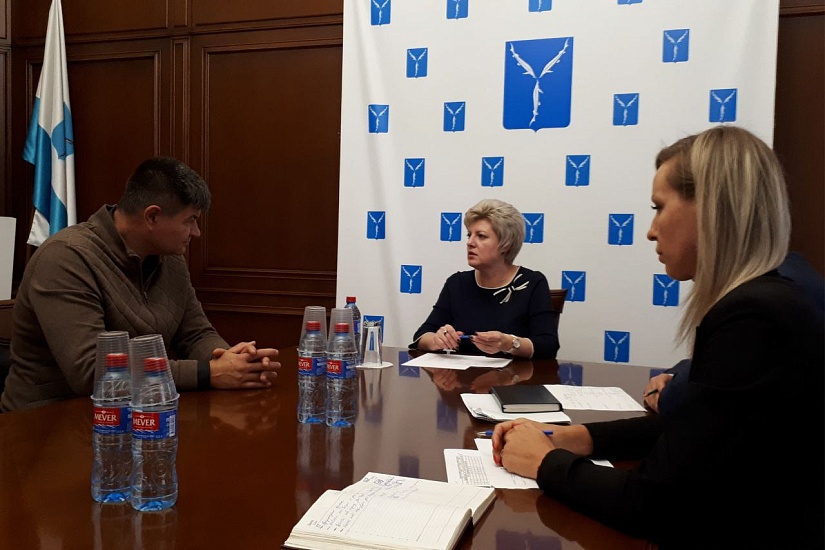 Глава города продолжает лично встречаться 
с перевозчиками