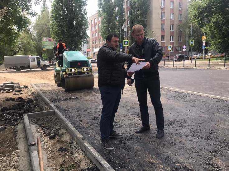 В Кировском районе проконтролировали ход 
выполнения работ по улице Рахова