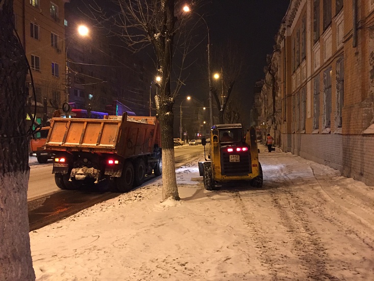 В вечернее и ночное время на уборку города 
выйдут 132 единицы техники