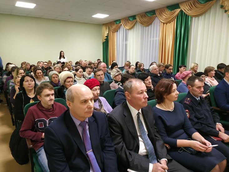 Руководство администрации Октябрьского 
района ответило на вопросы жителей