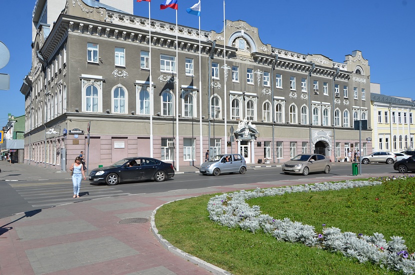 В администрации состоялось рабочее совещание 
по вопросам внешнего вида предприятий сетевой торговли