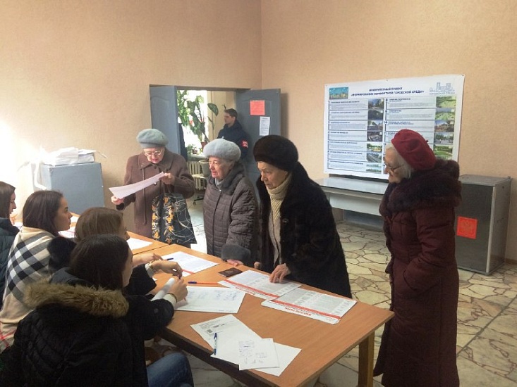 Продолжают свою работу избирательные и 
счетные участки
