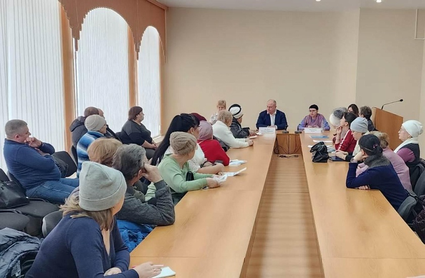 В администрации Ленинского района жителей 
проконсультировали по вопросу перерасчета за отопление