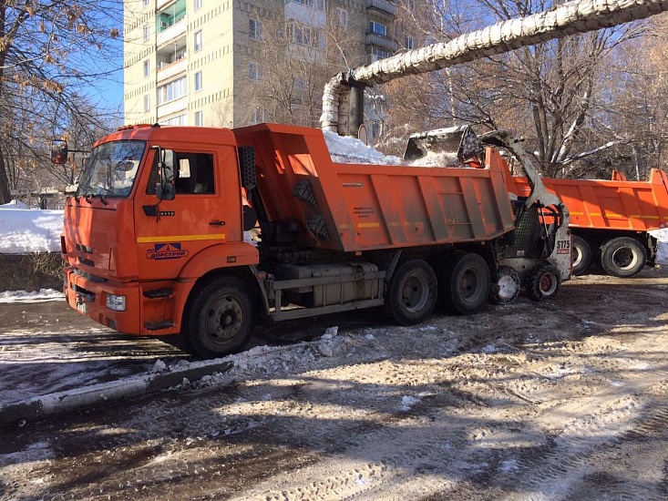 В Ленинском районе продолжаются мероприятия 
по благоустройству