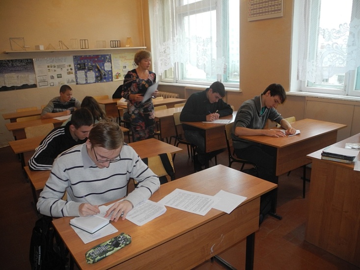 Работа для выпускников – задача первоочередная