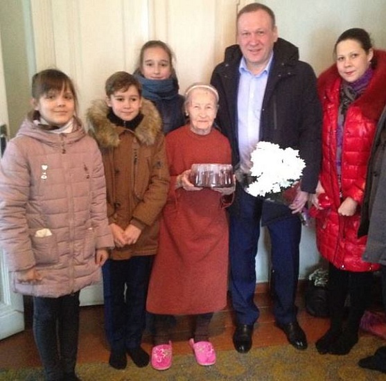Жительницу Волжского района поздравили 
со 100-летним юбилеем
