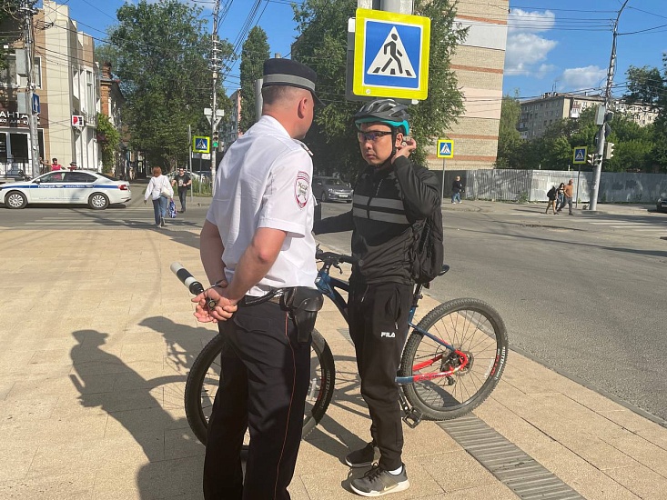 Госавтоинспекция города Саратова продолжает 
профилактические мероприятия с водителями средств индивидуальной мобильности и велосипедистами