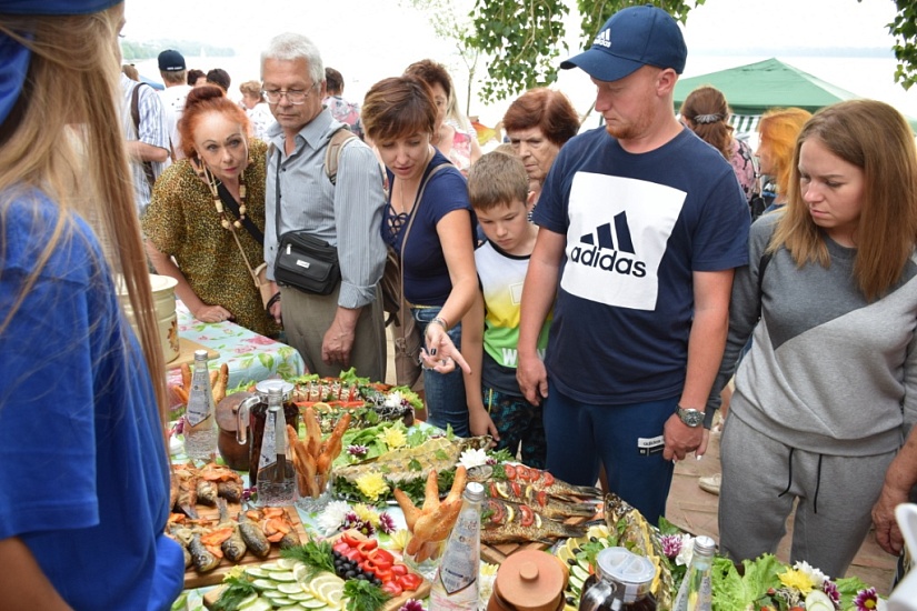 Команда «Саратовские ухари» приняла участие 
в III Фестивале ухи