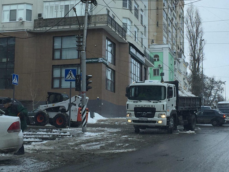 На уборку города в ночное время выйдут 
176 единиц спецтехники