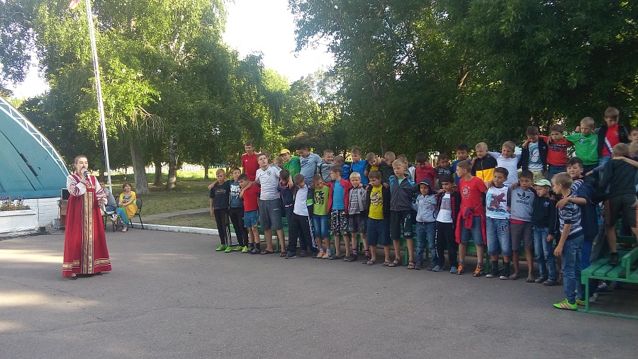 В саратовских лагерях выступает концертная 
организация «Поволжье»