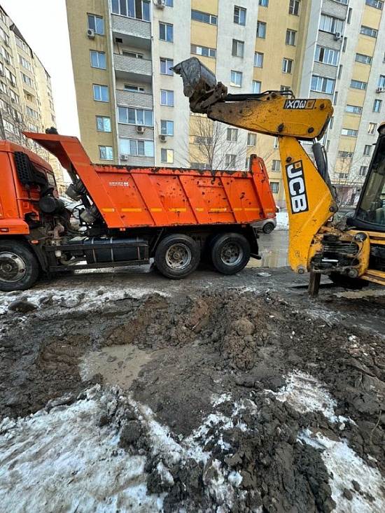 Специалисты водоканала в круглосуточном режиме устраняют повреждения на городских коммуникациях